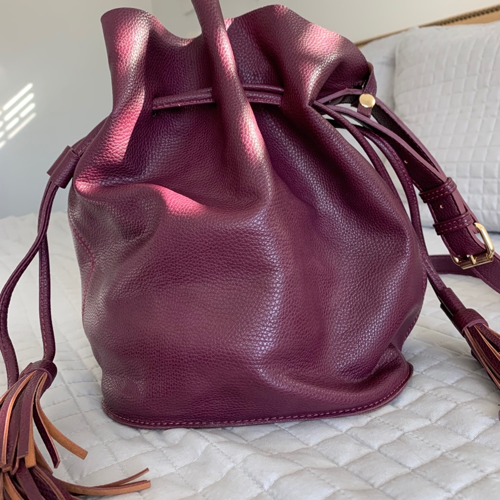 Street level burgundy bucket bag